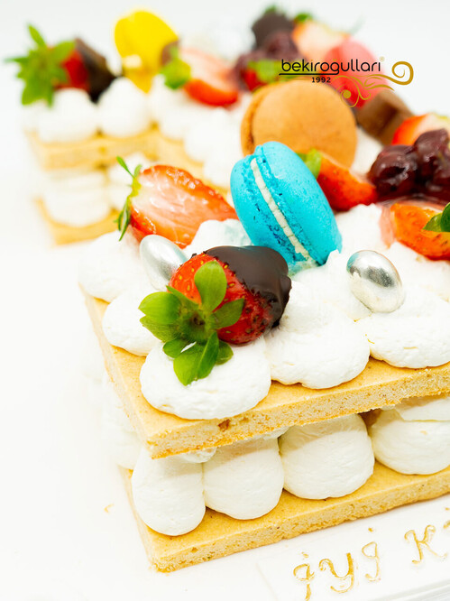 1 Rakamı Meyveli Konsept Pasta