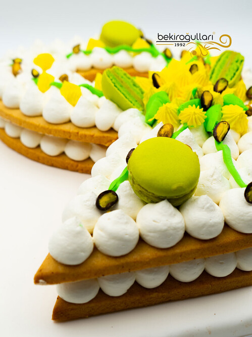 9 Rakamı Meyveli Konsept Pasta