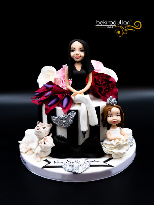 Anne ve Çiçekler Model Konsept Pasta