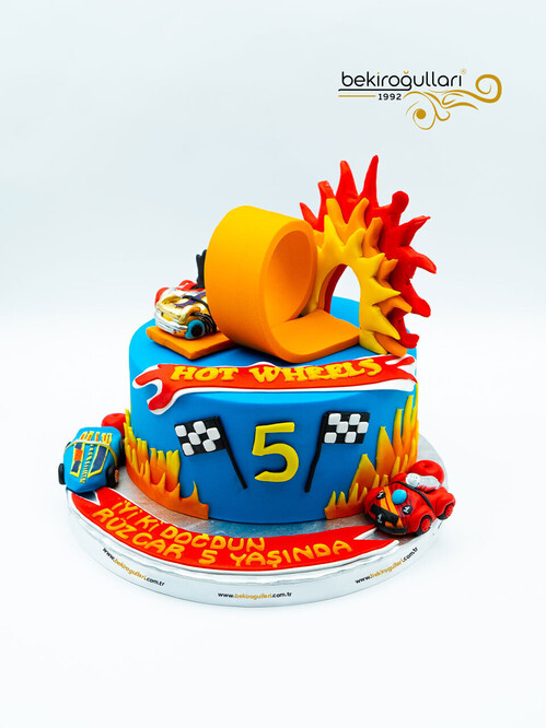 Araba Yarışı Konsept Pasta