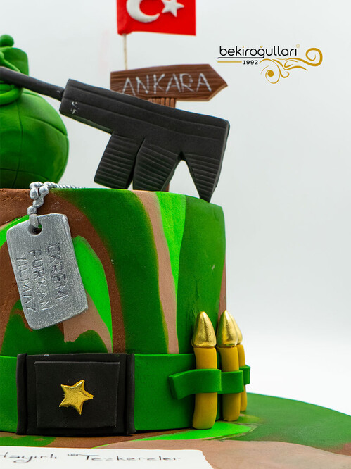 Asker Temalı Konsept Pasta