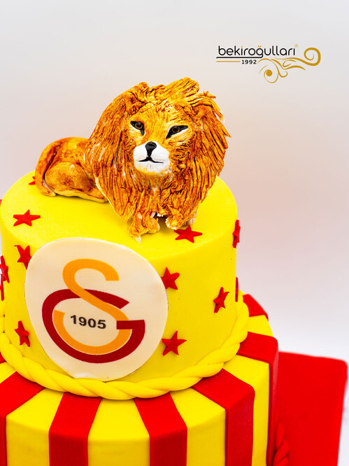 Aslan Figürlü Sarı Kırmızı Konsept Pasta