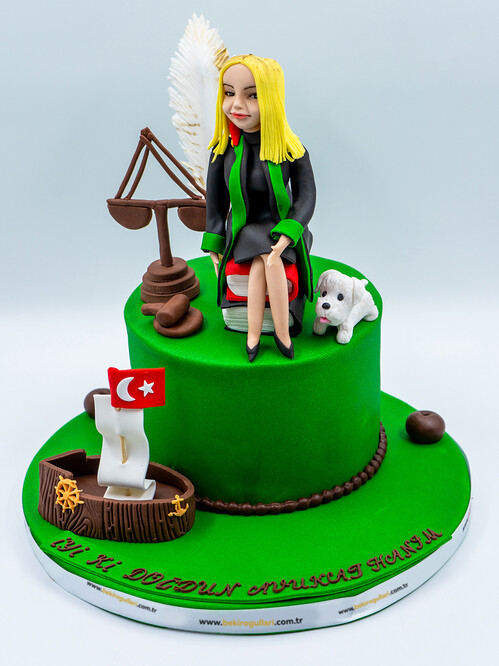 Avukat Kadın Figürlü Konsept Pasta