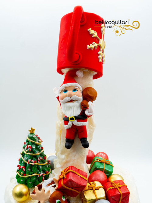 Bardaktan Düşen Noel Baba Tasarım Pasta
