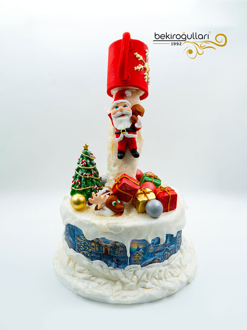 Bardaktan Düşen Noel Baba Tasarım Pasta
