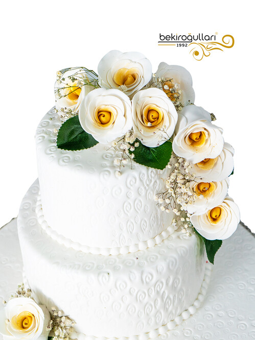 Beyaz Güllü Model Konsept Söz Nişan Pastası