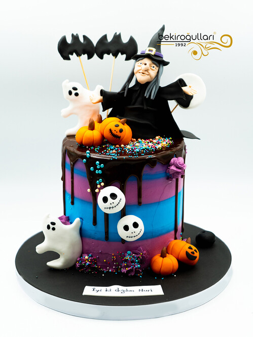 Cadı Model Halloween Konsept Pasta