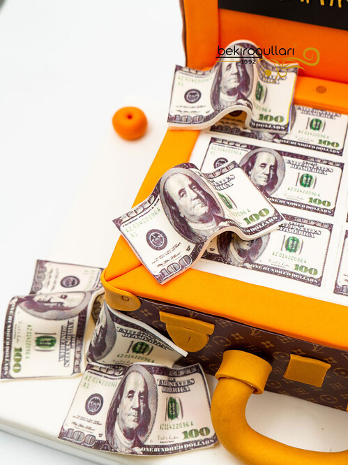 Çanta ve Dolarlar Konsept Pasta