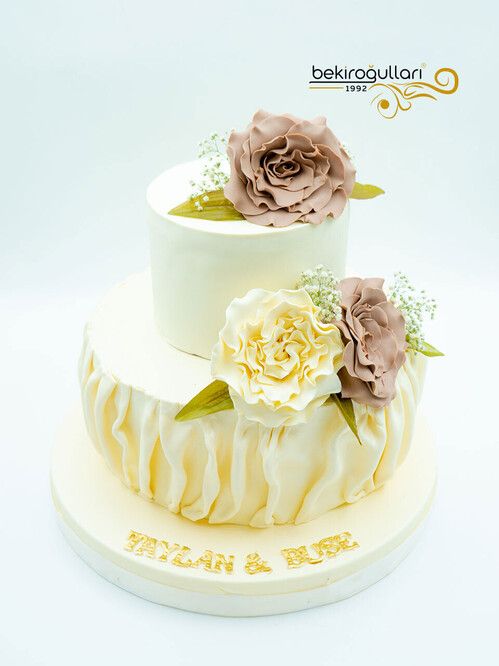 Çiçek Detaylı Konsept Nişan Pastası