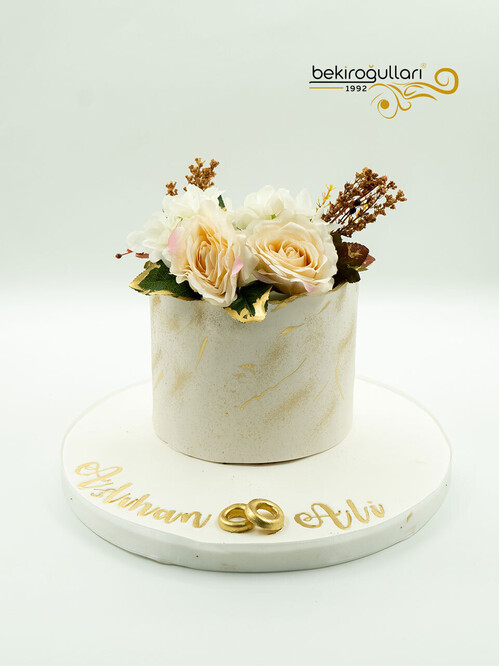 Çiçek Detaylı Konsept Pasta