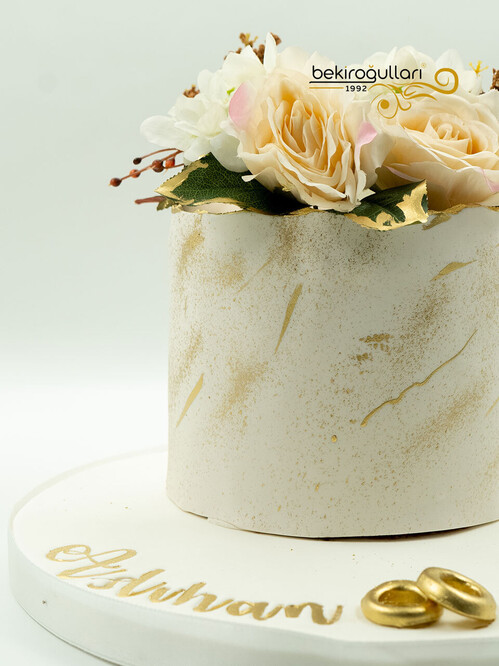 Çiçek Detaylı Konsept Pasta