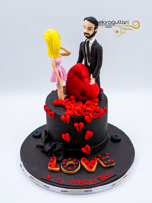 Çift Figürlü Kalp Detaylı Konsept Pasta