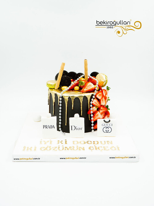 Çilek Detaylı Konsept Pasta