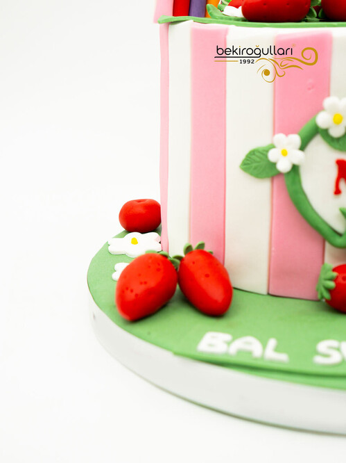 Çilek Kız Butik Pasta