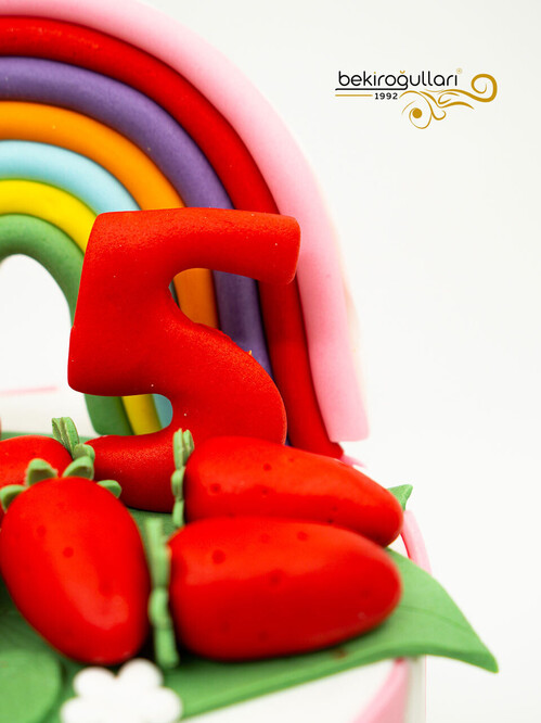 Çilek Kız Butik Pasta