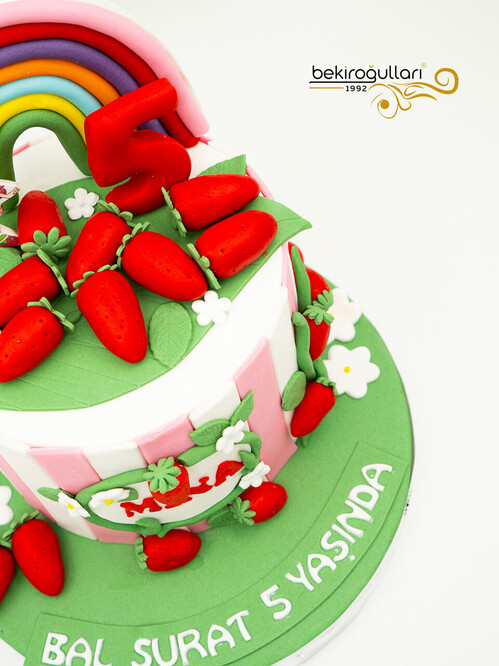 Çilek Kız Butik Pasta