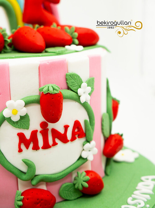 Çilek Kız Butik Pasta