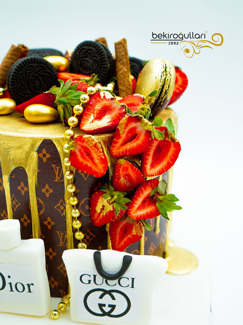 Çilek ve Makaron Konsept Pasta