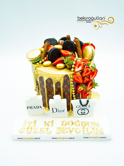 Çilek ve Makaron Konsept Pasta