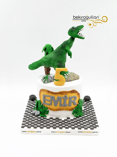 Dinazor Temalı Konsept Pasta