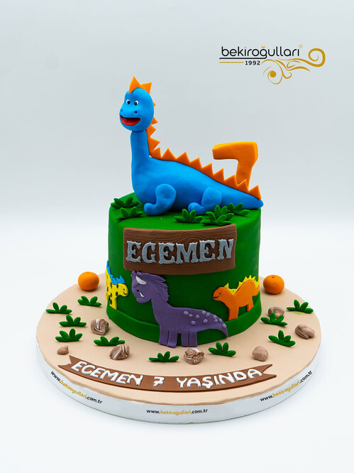 Dinazor Temalı Konsept Pasta