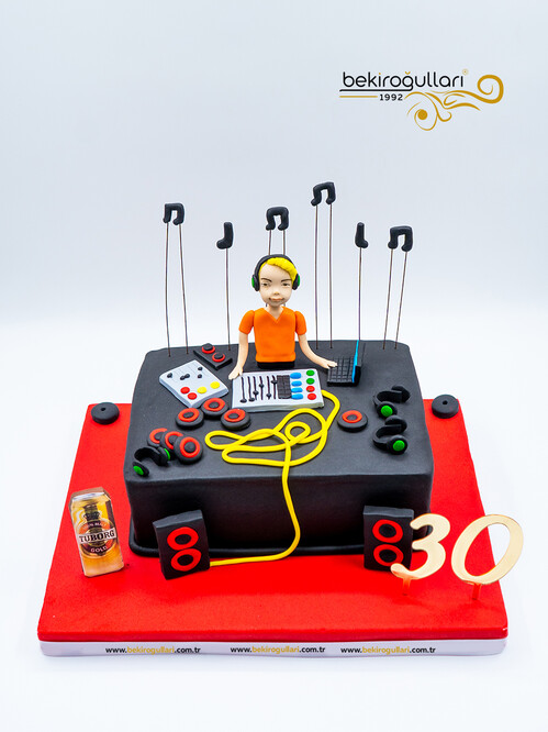 Dj Setup Temalı Konsept Pasta