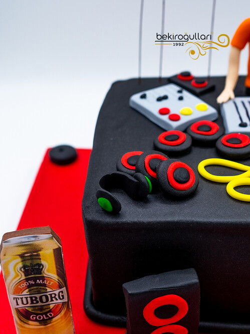 Dj Setup Temalı Konsept Pasta