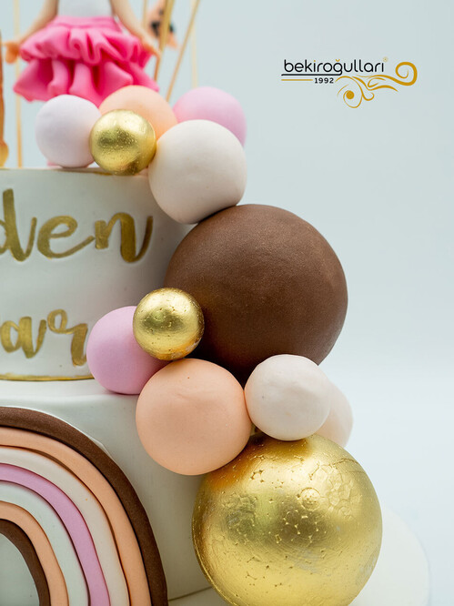 Figür ve Toplar Konsept Pasta