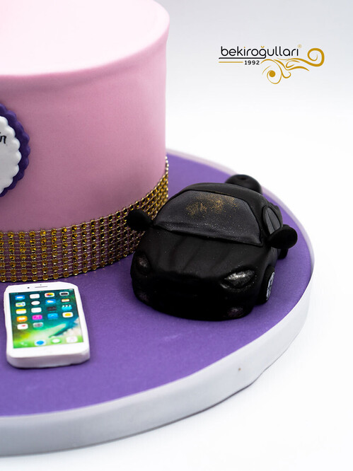 Genç Kadın Figürlü Konsept Pasta