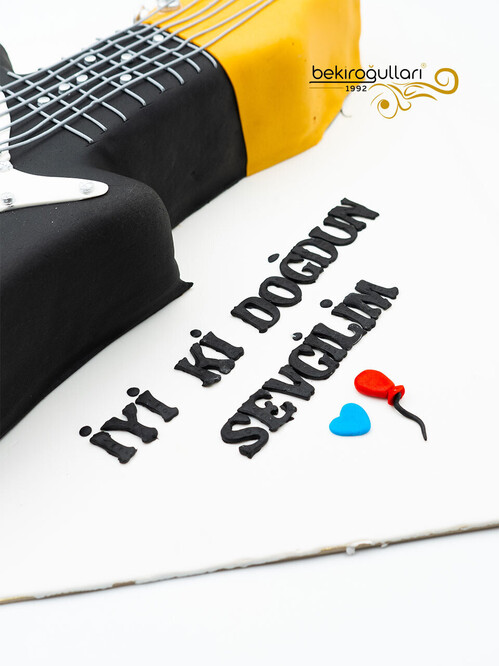 Gitar Temalı Konsept Pasta
