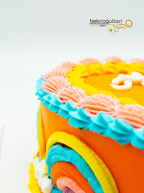 Gökkuşağı Detaylı Naked Konsept Pasta