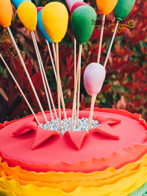 Gökkuşağı Temalı Konsept Pasta