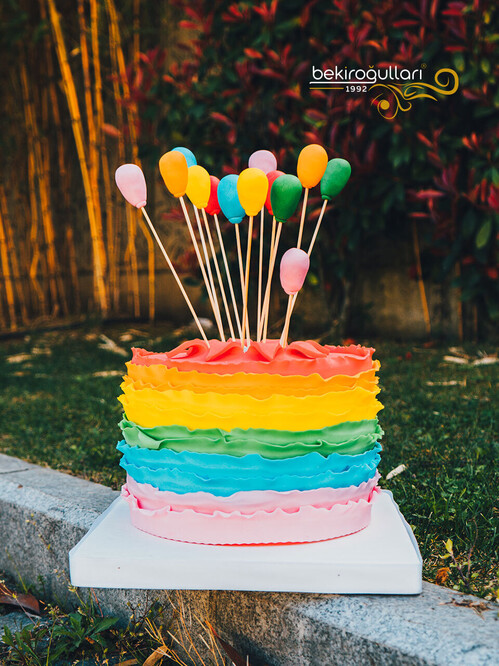 Gökkuşağı Temalı Konsept Pasta
