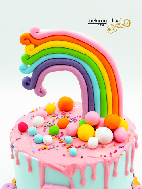 Gökkuşağı ve Renkli Toplar Tasarım Pasta