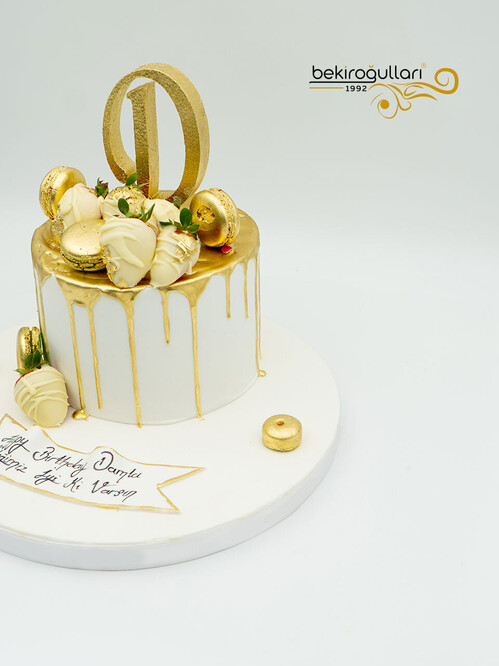 Gold Detaylı Konsept Pasta