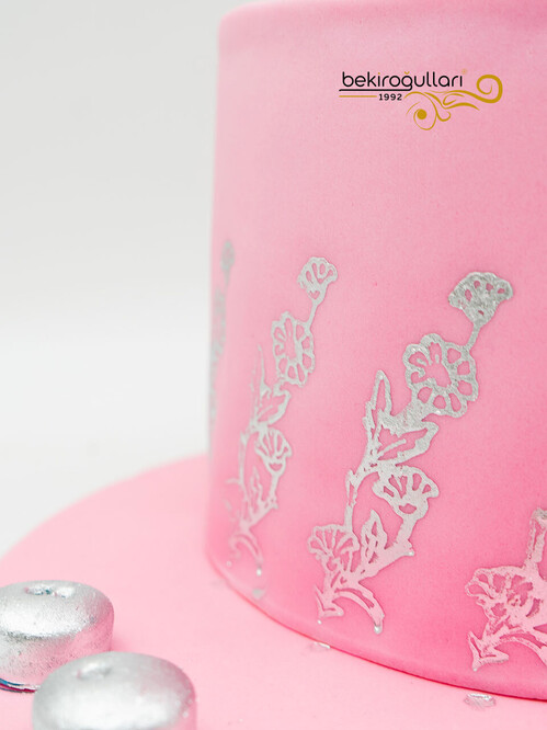 Gümüş Detaylı Butik Pasta