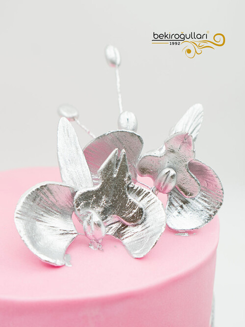 Gümüş Detaylı Butik Pasta