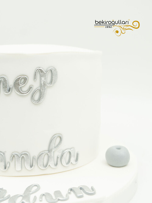 Gümüş Süslemeli Butik Pasta