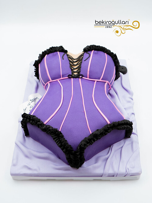 Kadın Büstiyer Konsept Pasta