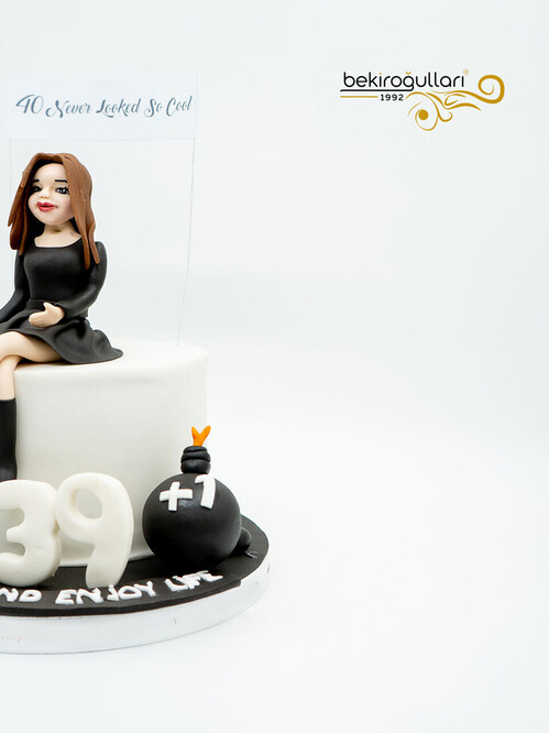 Kadın Figür Butik Pasta