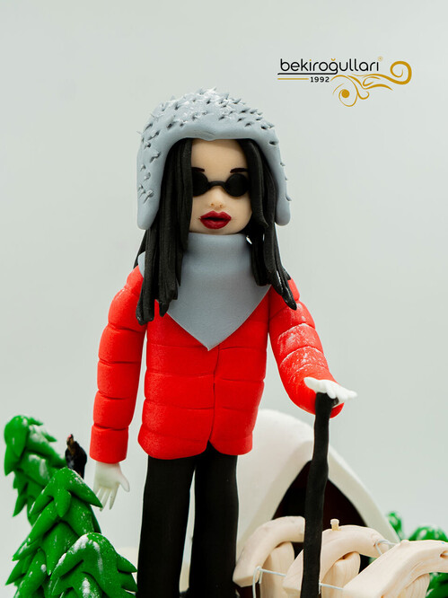 Kayak Temalı Figür Pasta