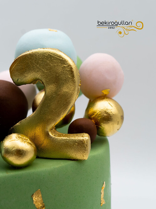 Kedi ve Figür Konsept Pasta