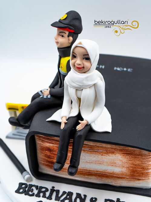 Kitap Konseptli Figürlü Pasta