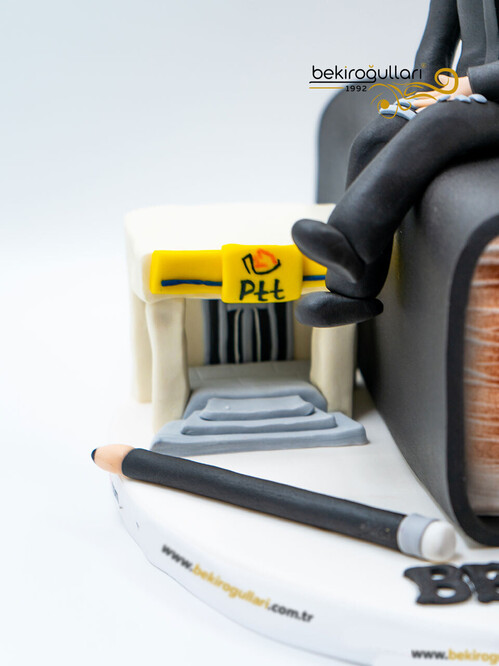 Kitap Konseptli Figürlü Pasta