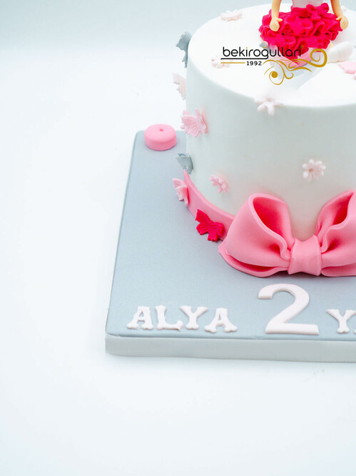 Kız Bebek Temalı Pasta