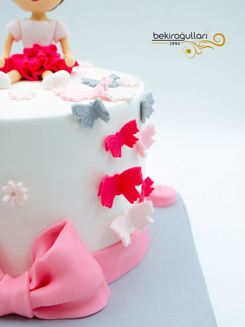 Kız Bebek Temalı Pasta
