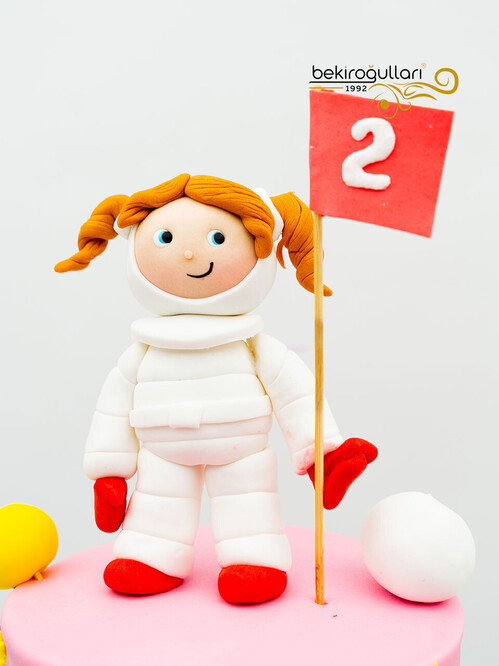 Kız Figür Astronot Pasta