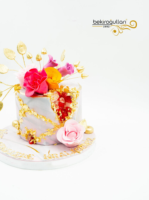 Kristal Detaylı Konsept Pasta