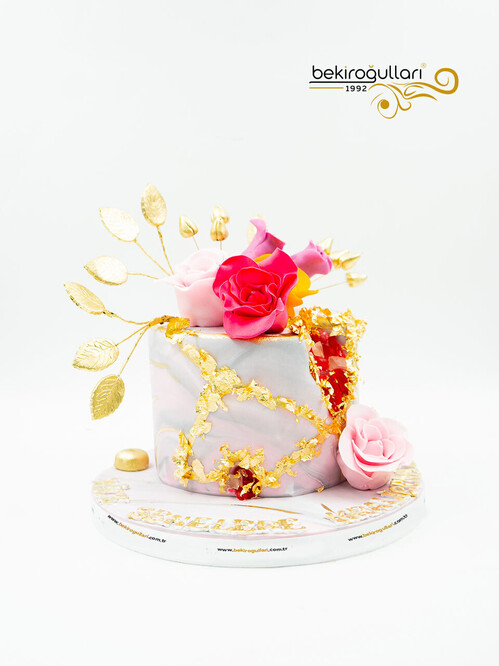 Kristal Detaylı Konsept Pasta