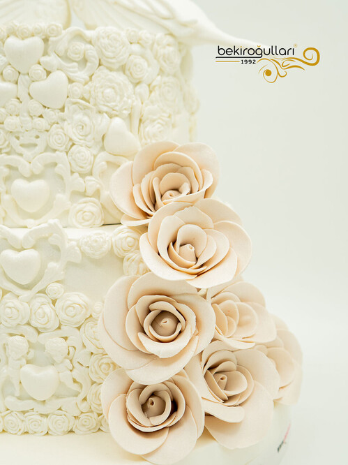 Kuş Detaylı Konsept Pasta